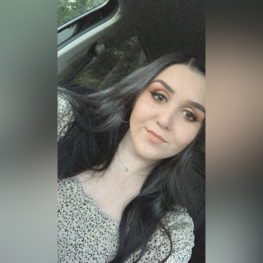 Meet your Posher, Olivia